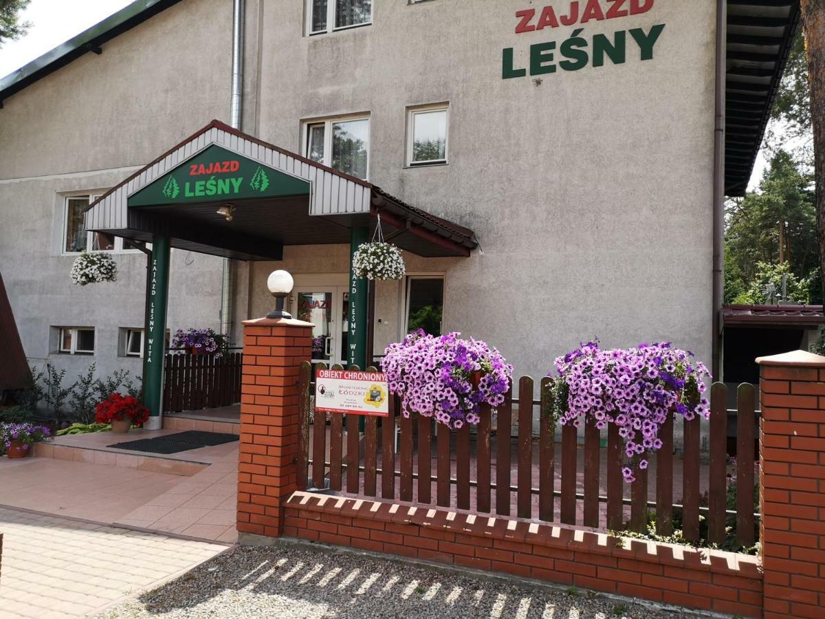 Zajazd Lesny トゥシン エクステリア 写真