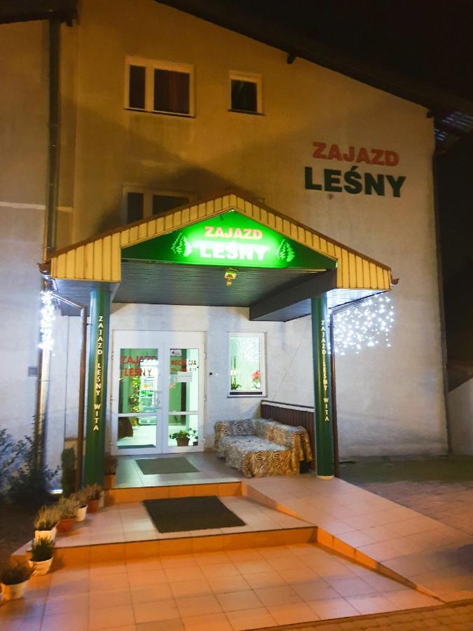 Zajazd Lesny トゥシン エクステリア 写真